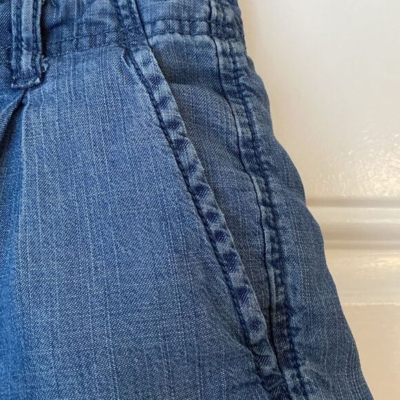 American Eagle Light Wash Button Up Jeans Size 2 - Picture 4 of 6